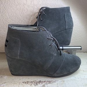 Toms “Kala” round toe heel wedges dark grey booties